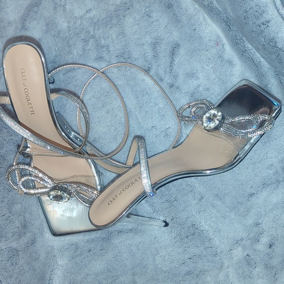 ELIZABETH SILVER DOUBLE BOW HEELS - Picture 3 of 5